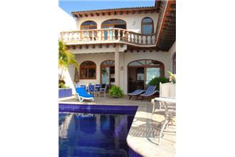 Villa Sirena - 5BR Home + Private Hot Tub