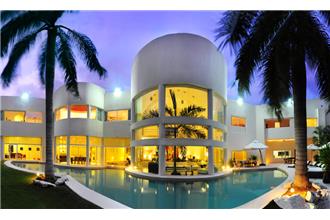 Villa Aqua - 5BR Home + Private Hot Tub + Private Pool